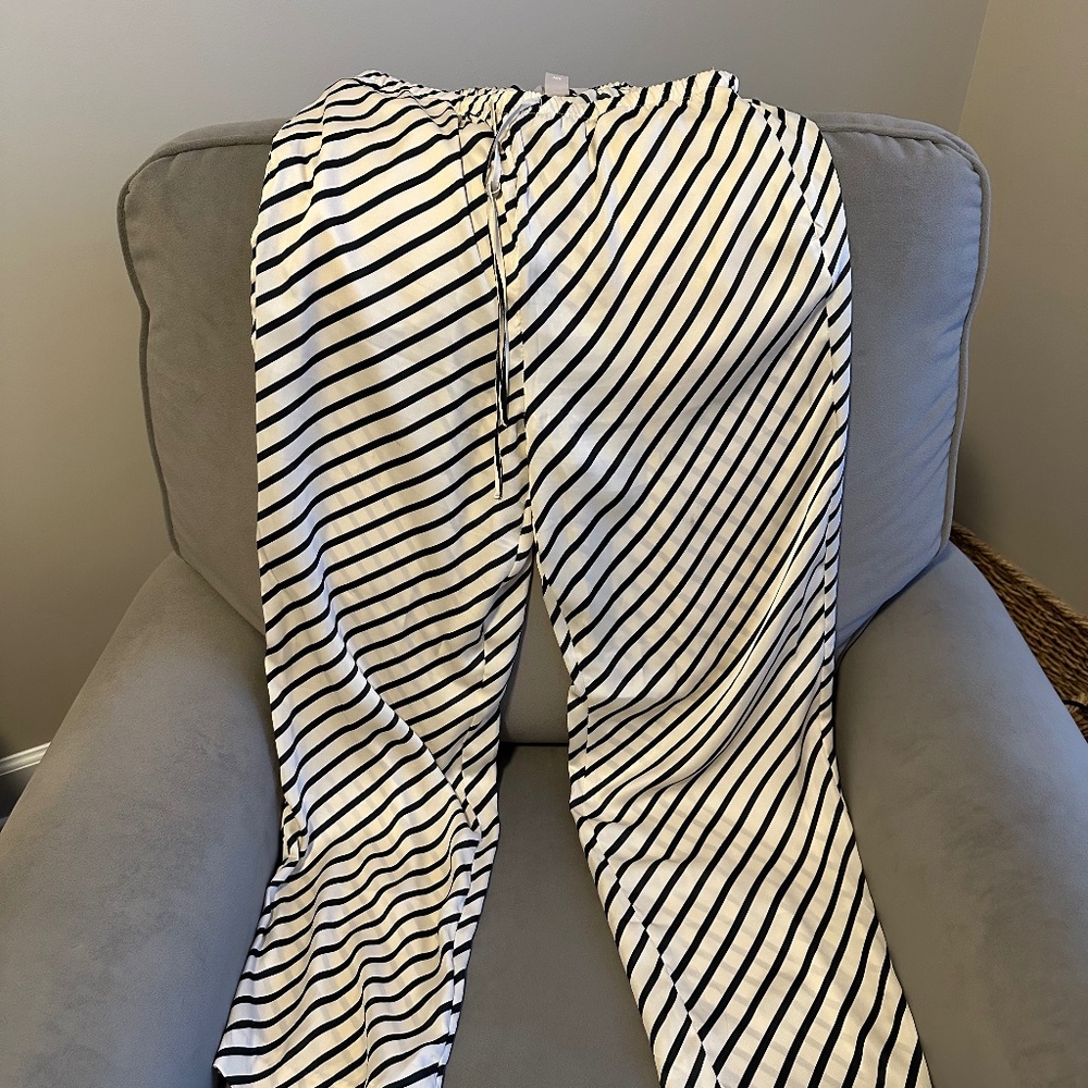 Satiny, silk draw string striped pants - H&M